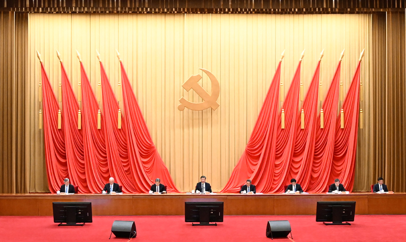 4月3日，學習貫徹習近平新時代中國特色社會主義思想主題教育工作會議在北京召開。中共中央總書記、國家主席、中央軍委主席習近平出席會議并發(fā)表重要講話。李強、趙樂際、王滬寧、蔡奇、丁薛祥、李希、韓正出席會議。